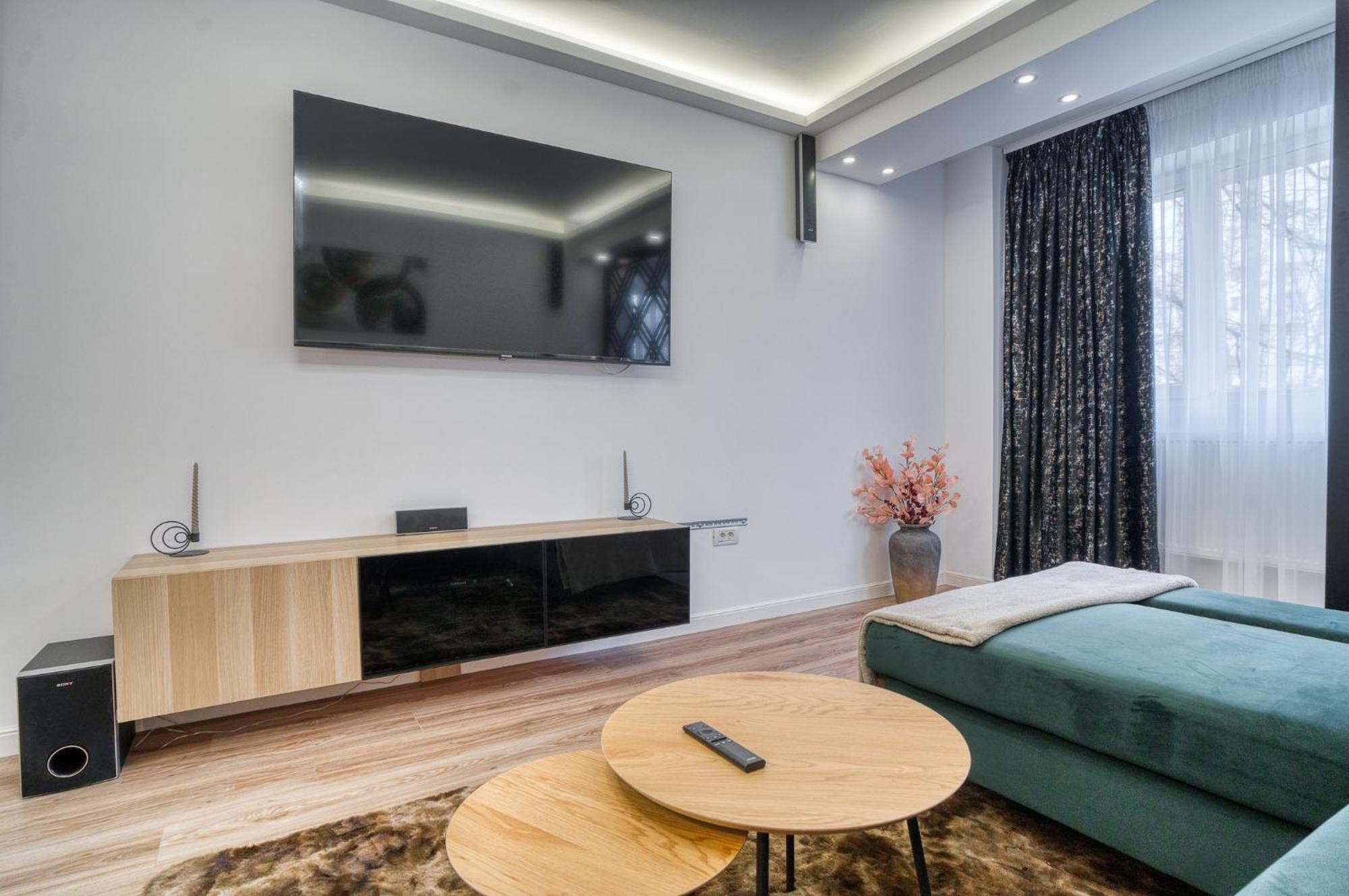 City Chic Retreat: Newly Renovated 1Br Apartment Bukarest Kültér fotó