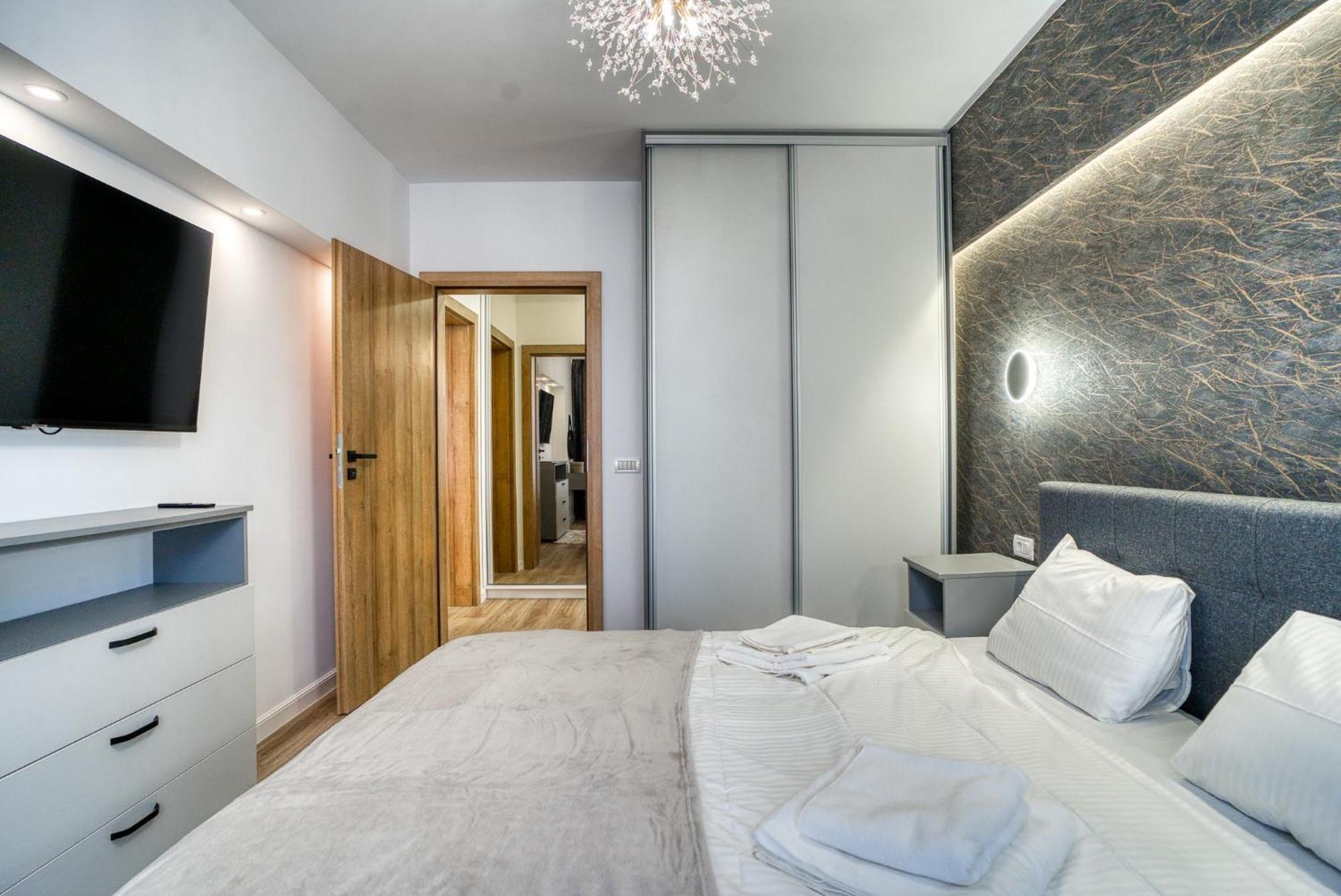 City Chic Retreat: Newly Renovated 1Br Apartment Bukarest Kültér fotó