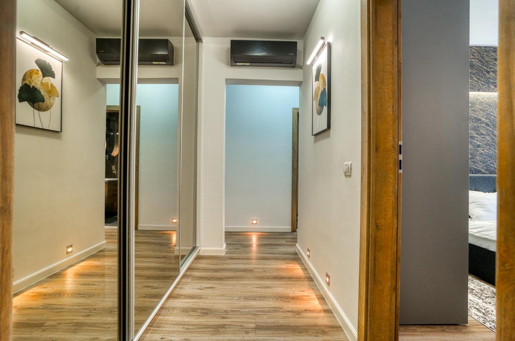City Chic Retreat: Newly Renovated 1Br Apartment Bukarest Kültér fotó