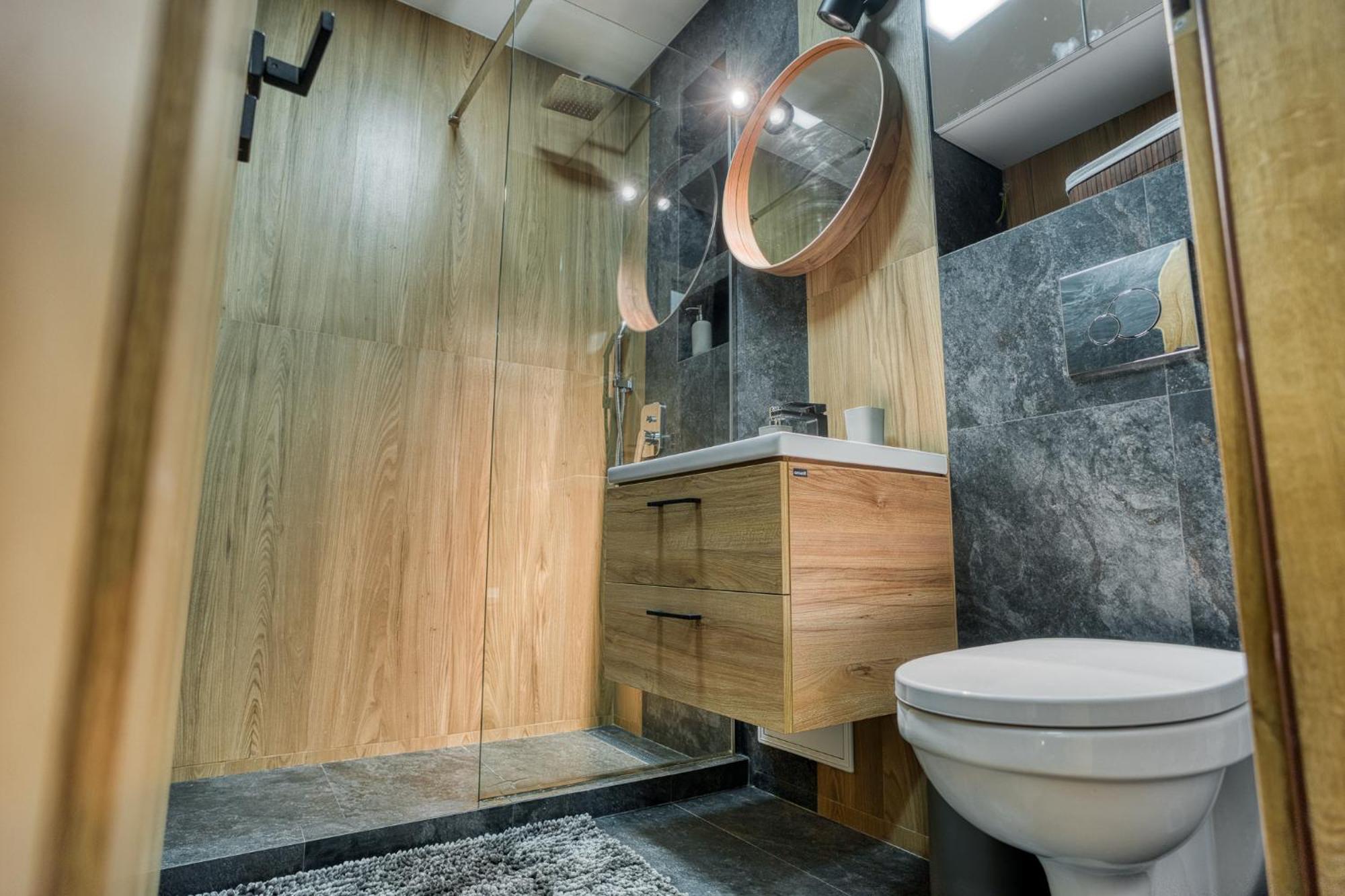 City Chic Retreat: Newly Renovated 1Br Apartment Bukarest Kültér fotó